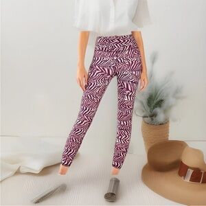 Fabletics  Powerhold® High-Waisted 7/8 Legging  Purple print SZ XS NWT